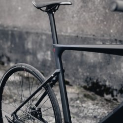 Avenue Empire Carbon herre 22 gear Shimano 105 mat sort